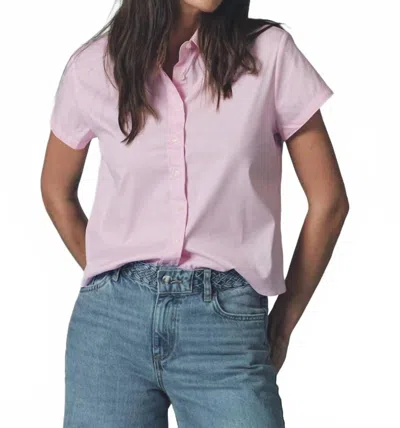 THE SHIRT BOXY SHORT SLEEVE CROPPED SHIRT IN LIGHT PINK