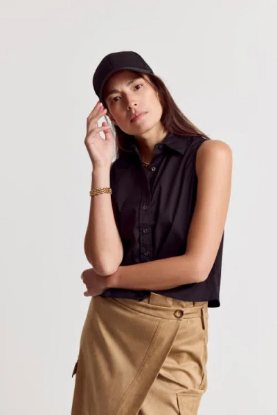 The Shirt By Rochelle Behrens The Boxy Cropped Sleeveless Shirt In Black