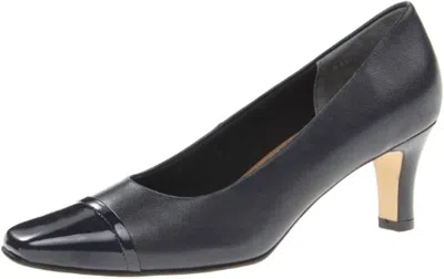 THE WALKING CRADLE CO. WOMEN'S RACE DRESS PUMP IN NAVY KID