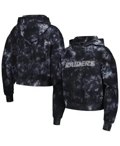 THE WILD COLLECTIVE WOMEN'S THE WILD COLLECTIVE BLACK LAS VEGAS RAIDERS TIE-DYE CROPPED PULLOVER HOODIE