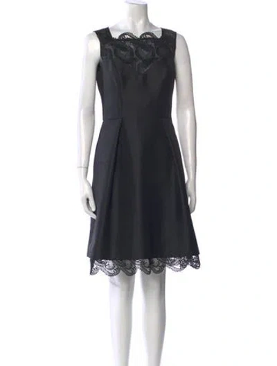 Pre-owned Theia Bateau Neckline Knee-length Dress In Black