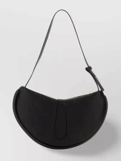 Themoirè Adjustable Strap Curved Shape Shoulder Bag In Black