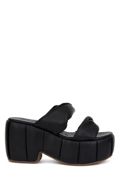 Themoirè Sandals