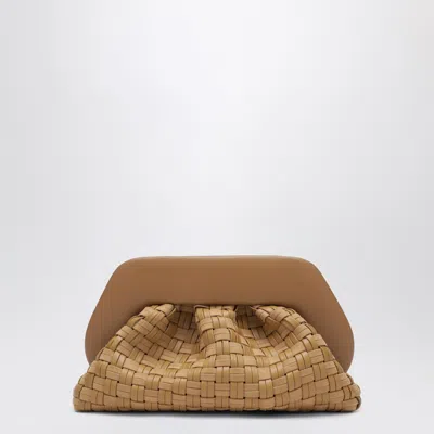 Themoirè 编织离合器tia在饼干颜色中 In Brown