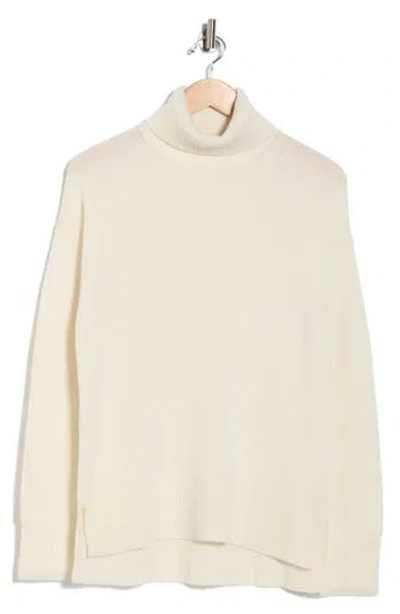 Theory Cashmere Turtleneck Sweater In White