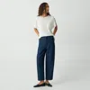 Theory Cropped Barrel Pant In Relaxed Denim In Indigo