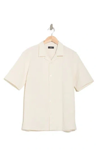 Theory Dazy Short Sleeve Button-up Camp Shirt In Sand/white