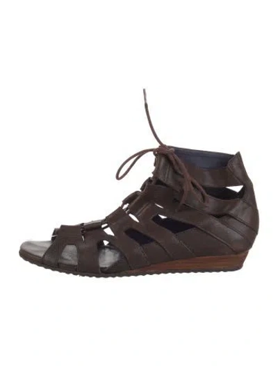 Pre-owned Theory Leather Gladiator Sandals In Brown