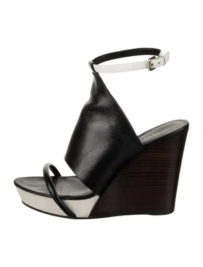Pre-owned Theory Leather Sandals In Black