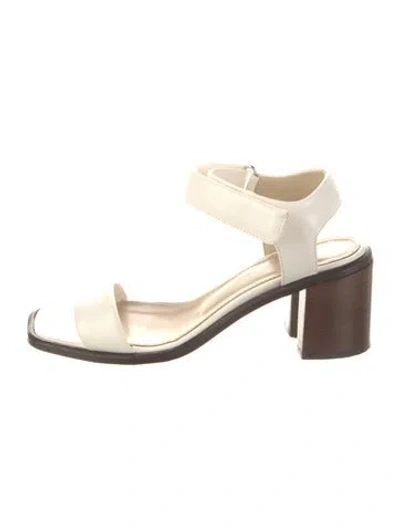 Pre-owned Theory Leather Sandals In White