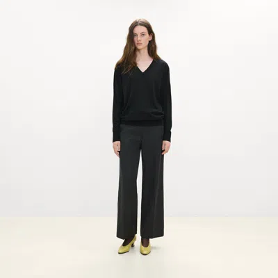 Theory Oversized V-neck Sweater In Regal Wool In Black