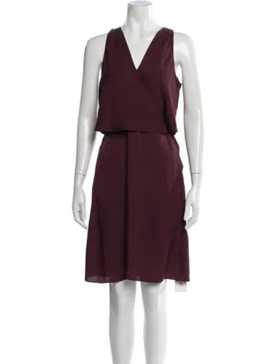 Pre-owned Theory Silk Knee-length Dress In Burgundy