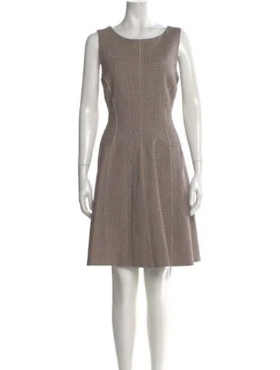 Pre-owned Theory Virgin Wool Knee-length Dress In Neutral