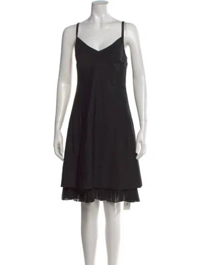 Pre-owned Theory Wool Knee-length Dress In Black