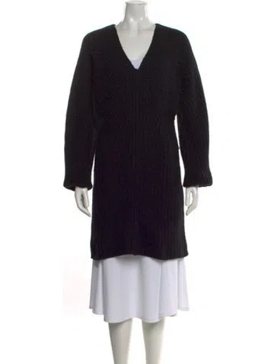 Pre-owned Theory Wool V-neck Sweater In Black
