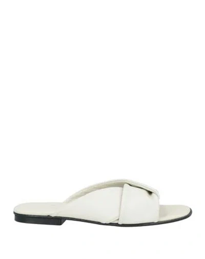 Thera's Woman Sandals White Size 7 Leather In Gray