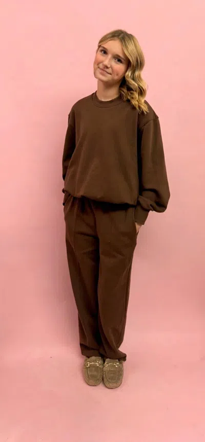 Things Between Bubble Hem Sweatshirt And Barrel Sweatpant Set In Brown