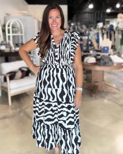 Thml She's Abstracting Me Maxi Dress In Black/off-white