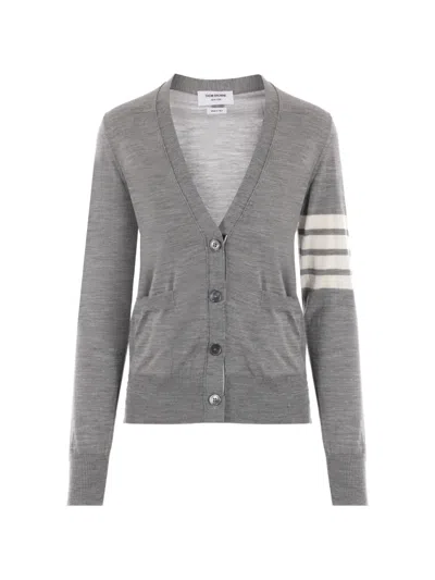 Thom Browne Intarsien-cardigan Mit Logo-streifen In Grau