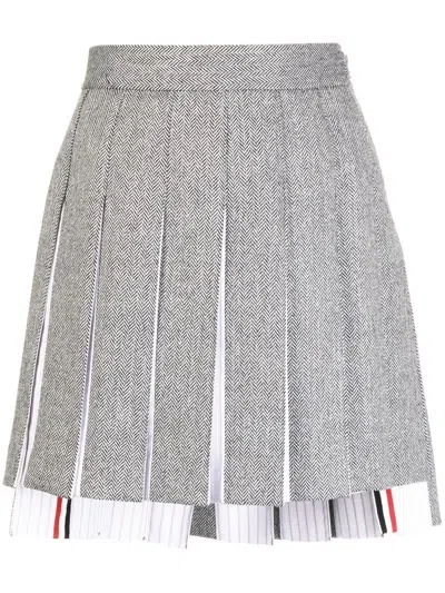 Thom Browne Chevron-knit Pleated Skirt In 980 Blk/wht