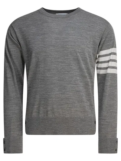 THOM BROWNE THOM BROWNE CLASSIC CREWNECK PULLOVER W/ 4 BAR SLEEVE IN FINE MERINO WOOL