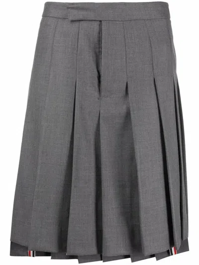 Thom Browne Classic Rise Backstrap Knee Length In Grey