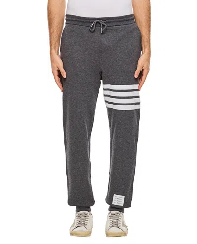THOM BROWNE CLASSIC SWEATPANT IN CLASSIC LOOPBACK W/ ENGINEERED 4 BAR