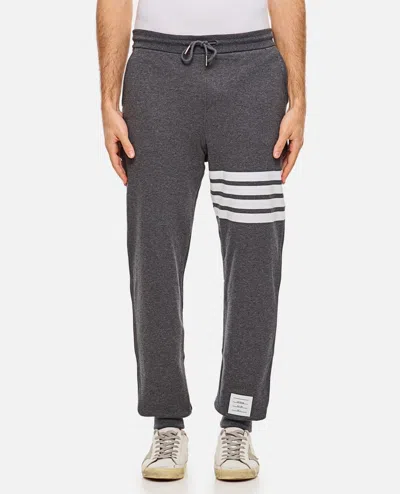 THOM BROWNE CLASSIC SWEATPANT IN CLASSIC LOOPBACK W/ ENGINEERED 4 BAR