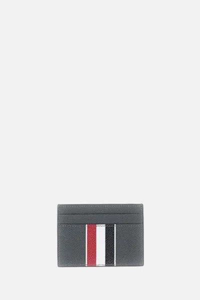 Thom Browne Double Sided Card Holder W/ Rwb Stripe In Pebble Grain Leather In Gray