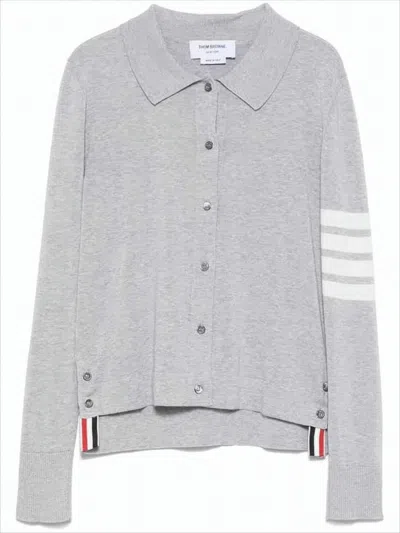 THOM BROWNE LIGHT GREY KNIT SWEATER WITH CLASSIC COLLAR AND STRIPED ACCENTS