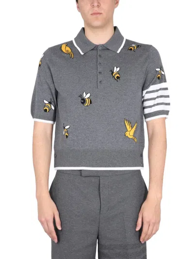 Thom Browne Cotton Merino Birds And Bees Half Drop 4-bar Polo In Grey