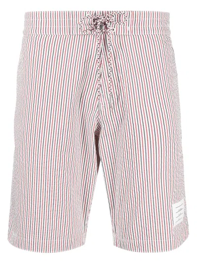 Thom Browne Gestreifte Seersucker-badeshorts In Weiss