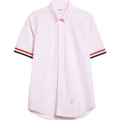 THOM BROWNE THOM BROWNE STRAIGHT FIT GINGHAM PLAID SHORT SLEEVE COTTON BUTTON-DOWN SHIRT