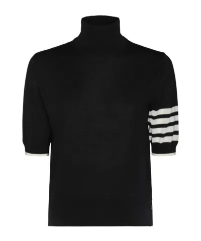 THOM BROWNE THOM BROWNE STRIPE-DETAILED SHORT-SLEEVED KNITTED JUMPER