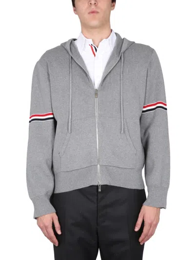THOM BROWNE ZIP-UP HOODIE WITH DRAWSTRING AND CONTRASTING STRIPED SLEEVES