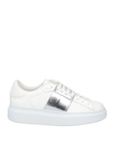 Thousands Woman Sneakers White Size 8 Leather