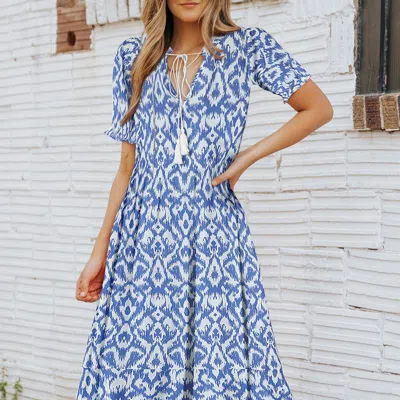 Threaded Pear Remy V Neck Casual Geometric Print Maxi Dress In Blue
