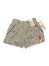 Three Dots Shorts In Gold
