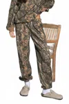 Tic Toc Gia Sweatpants In Camouflage In Green