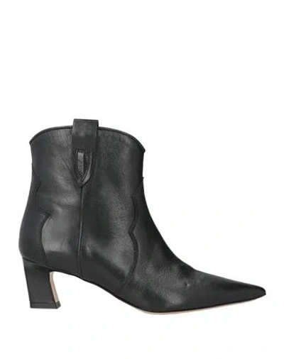 Tiffi Woman Ankle Boots Black Size 8 Leather