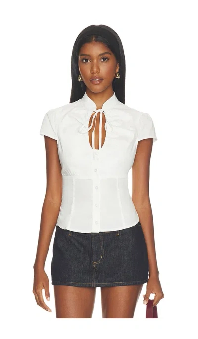 Tiger Mist Viola Cap Sleeve Keyhole Detail Shirt In White