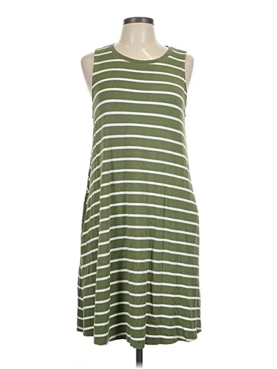 Pre-owned Time And Tru Casual Dress In Green