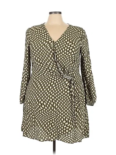 Pre-owned Time And Tru Casual Dress In Green