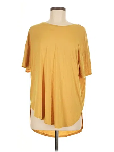 Pre-owned Time And Tru Short Sleeve T-shirt In Gold