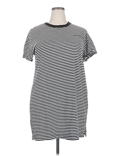 Pre-owned Time And Tru Short Sleeve T-shirt In Silver