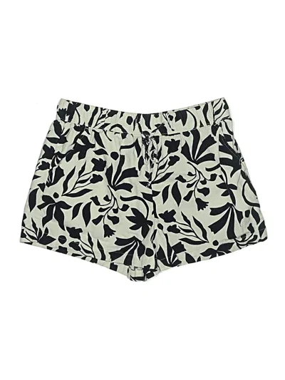 Pre-owned Time And Tru Shorts In Green