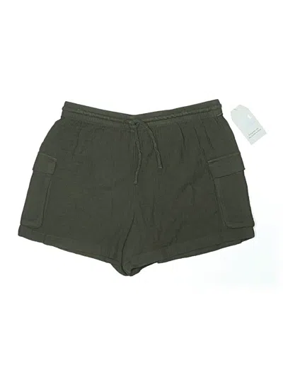 Pre-owned Time And Tru Shorts In Green