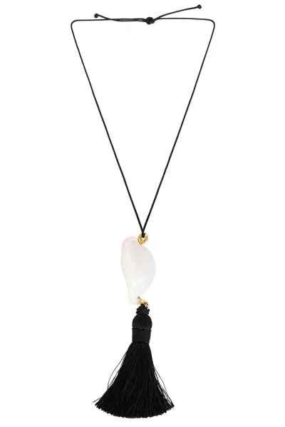 Timeless Pearly Conch Necklace In Black