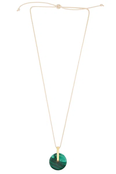 Timeless Pearly Pendant Necklace In Gold