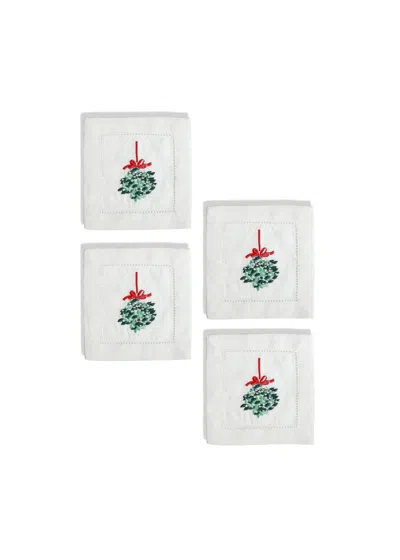 Tiramisu Christmas Wreath Cocktail Napkins In White